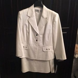 Tahari business Suit
